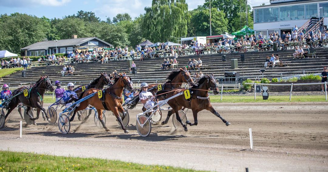 Saturday Night Racing